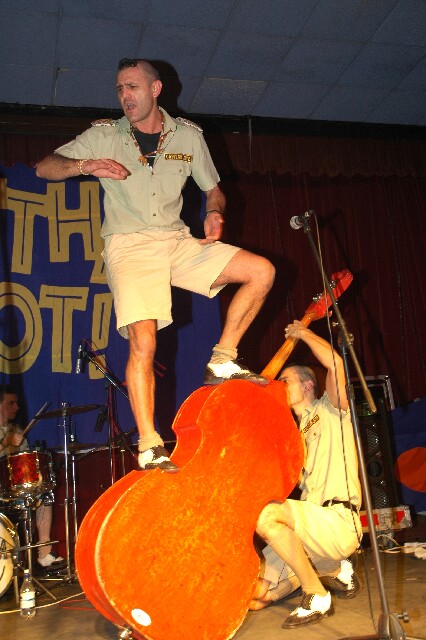 min 2005 11 27 riot 745